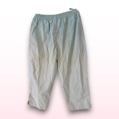 Mint Green Floral Embroidered 3/4 Length Trousers - UK 12 - Image 3