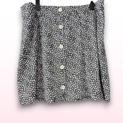 Black & White Ditsy Floral Button-Front Mini Skirt – Size 22