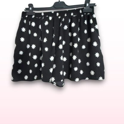 Black Daisy Print Pull-On Shorts – UK 12